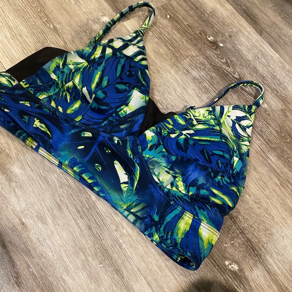 Sweatybetty bra top size medium.